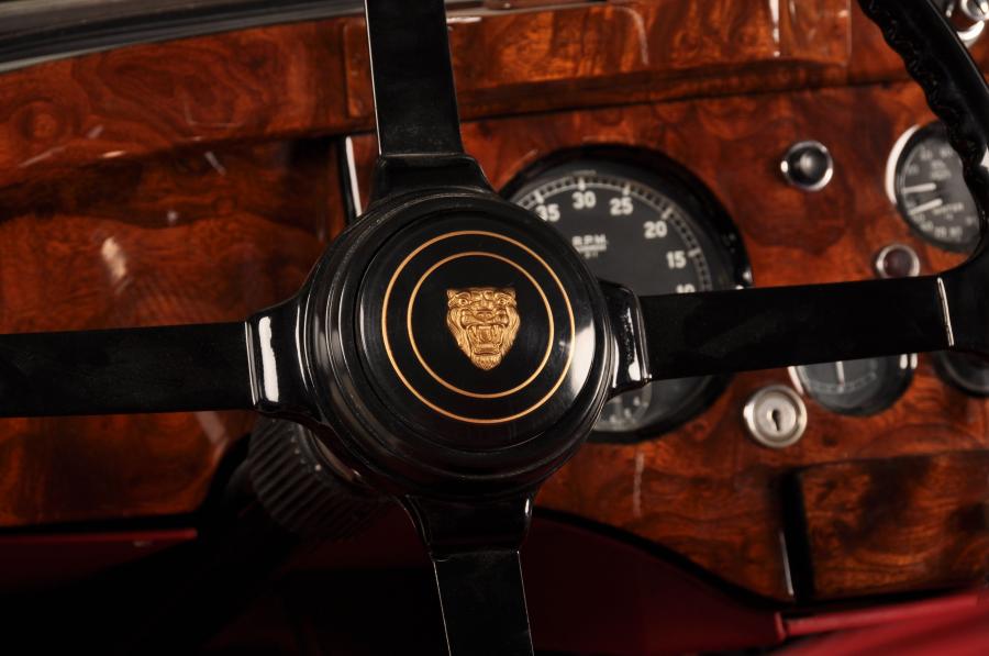  Jaguar XK140 MC Fixed Head Coupe 1955 года  (фото 7 из 20)
